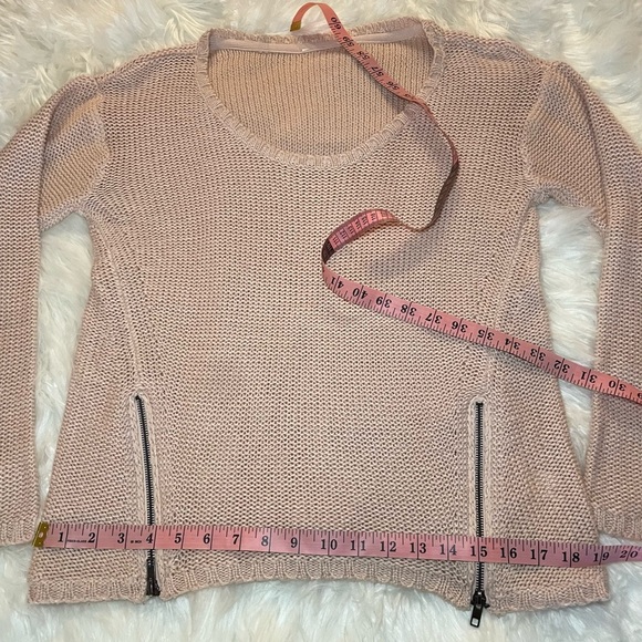 Light Pink Medium Knit Sweater with Zipper Accents on Bottom - Picture 6 of 10